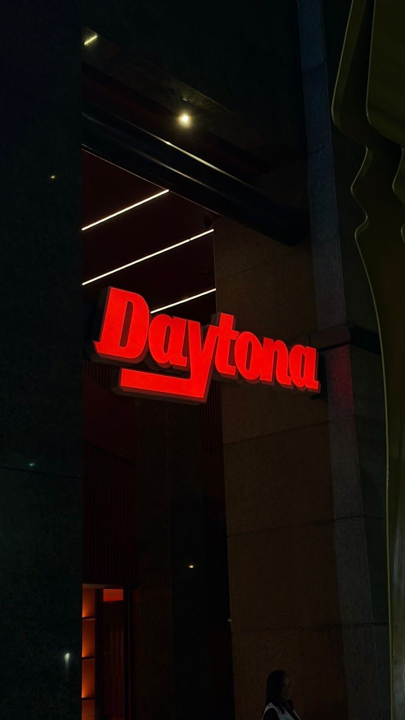 DAYTONA SPORTS BAR