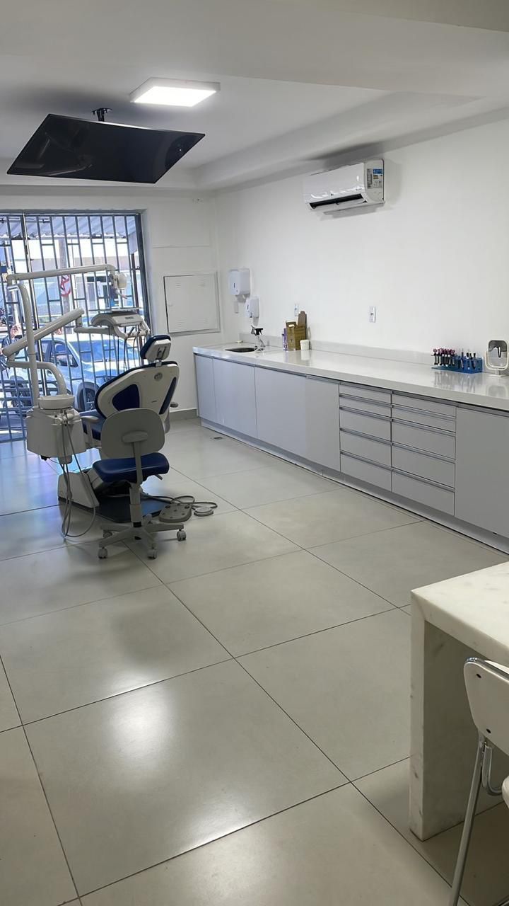 Dra. Amanda Borges | Dentista 24 Horas em Goiânia