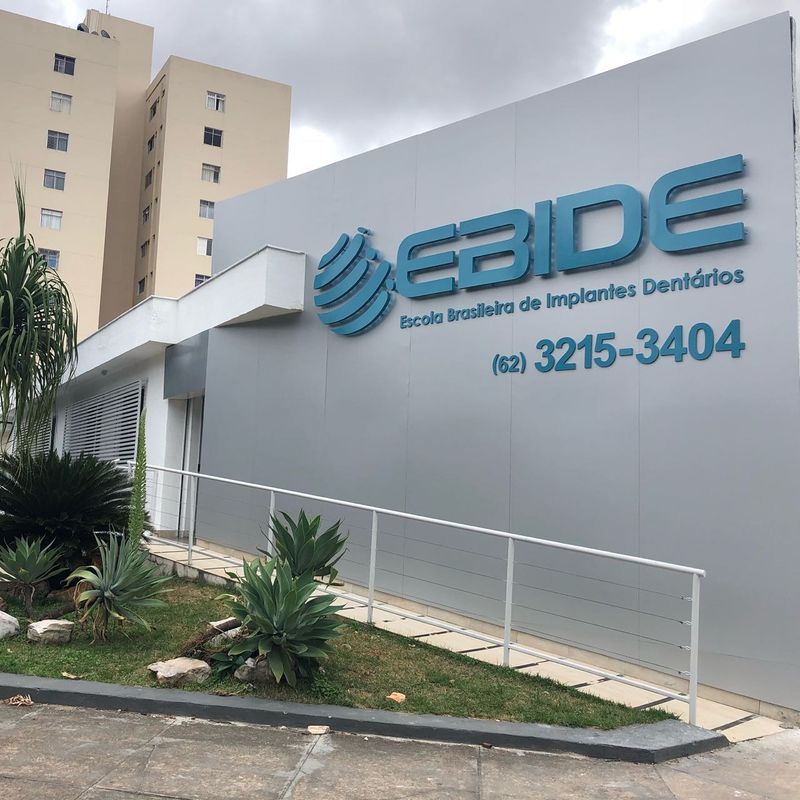 Ebide - Escola de Implantes Dentários