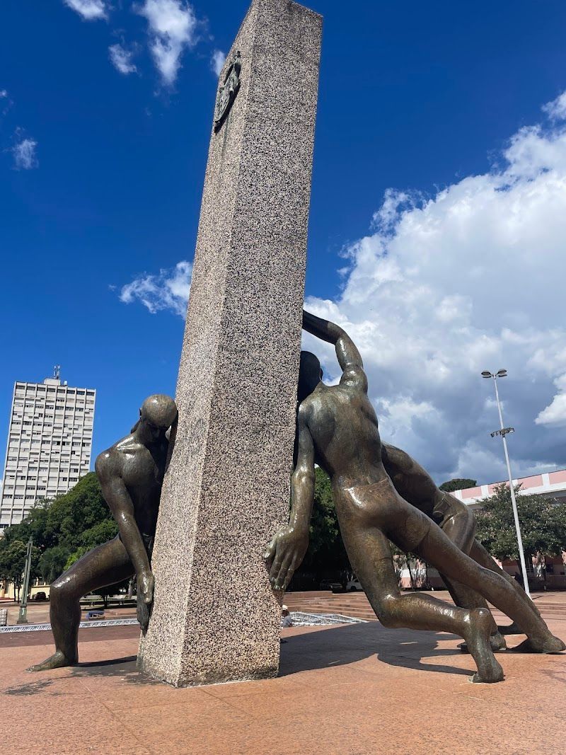 Monumento às Três Raças
