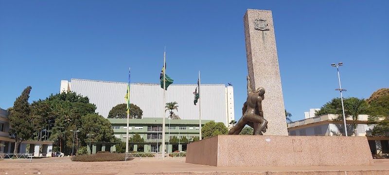 Monumento às Três Raças