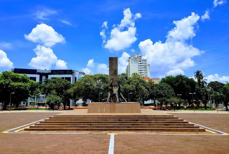 Monumento às Três Raças