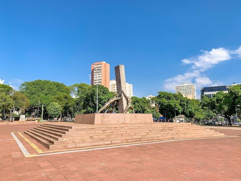 Praça Dr. Pedro Ludovico Teixeira