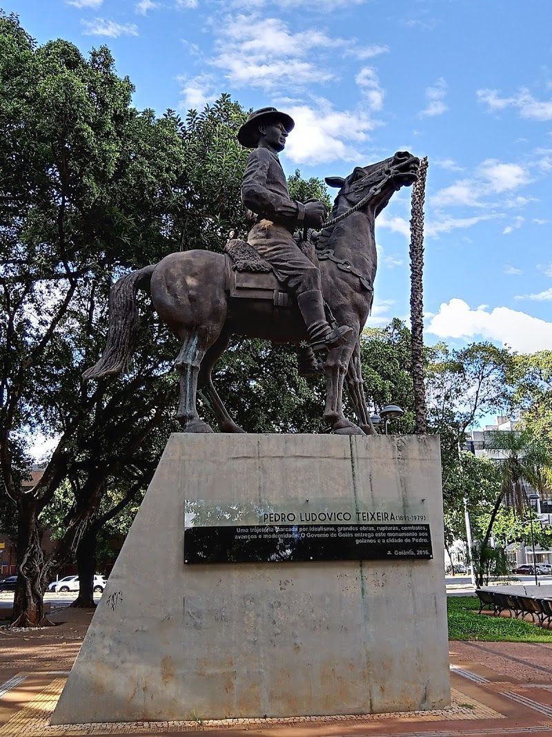 Praça Dr. Pedro Ludovico Teixeira
