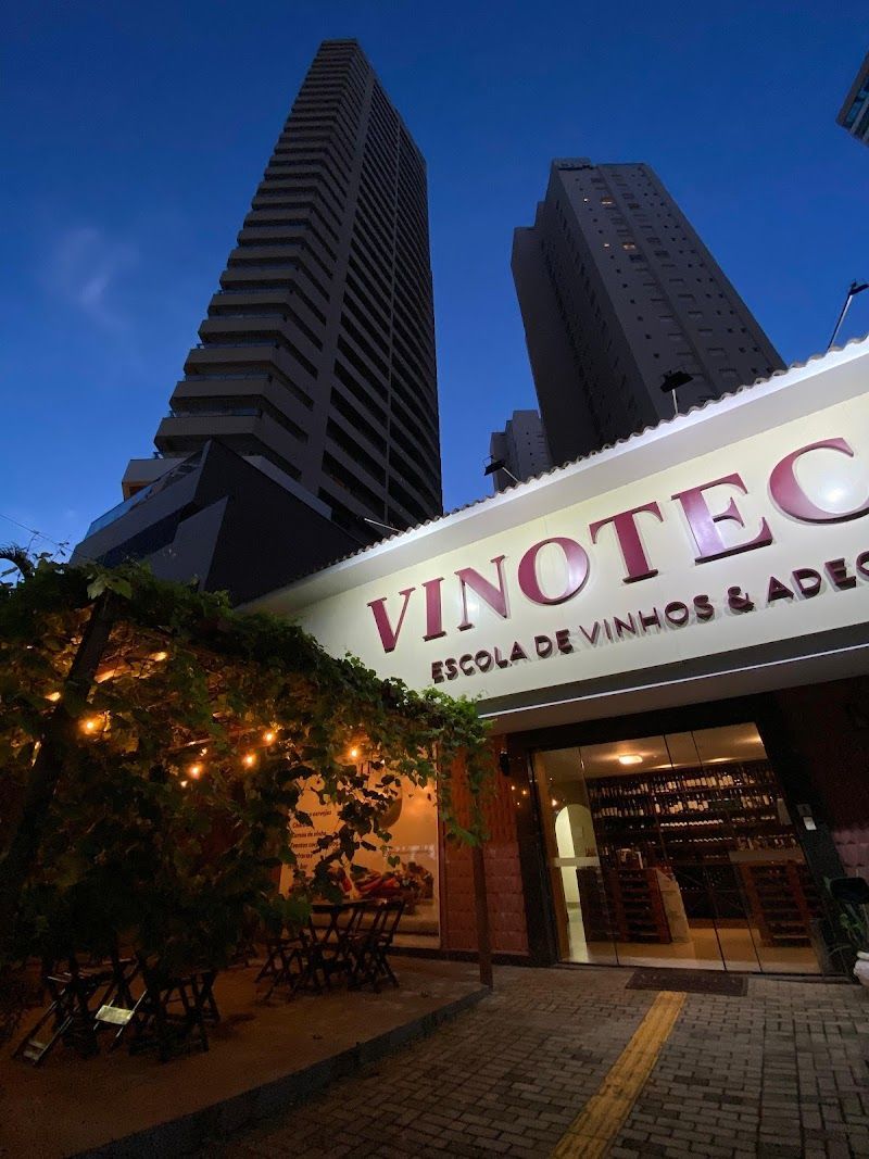Vinoteca Escola de Vinhos e Adega